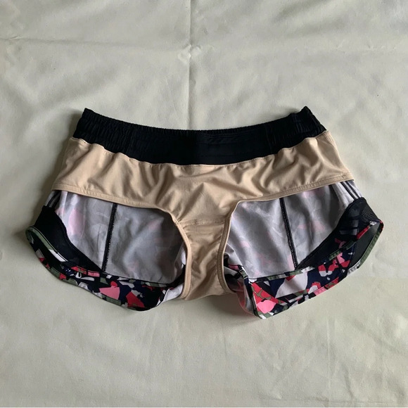 lululemon athletica Multicolor Camo Women Shorts - Picture 5 of 10